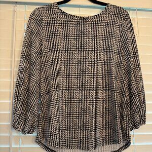 Adrianna Pappell Black & Grey Plaid Cinched Long Bubble Sleeve (Size: M)